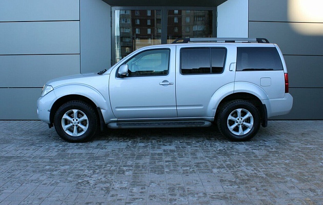 Nissan Pathfinder III Рестайлинг, фото №4