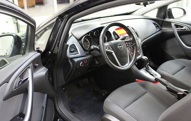 Opel Astra J Рестайлинг, фото №8