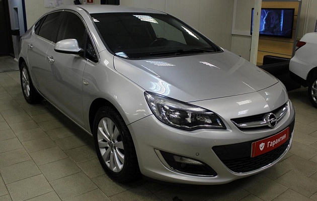 Opel Astra J Рестайлинг, фото №2