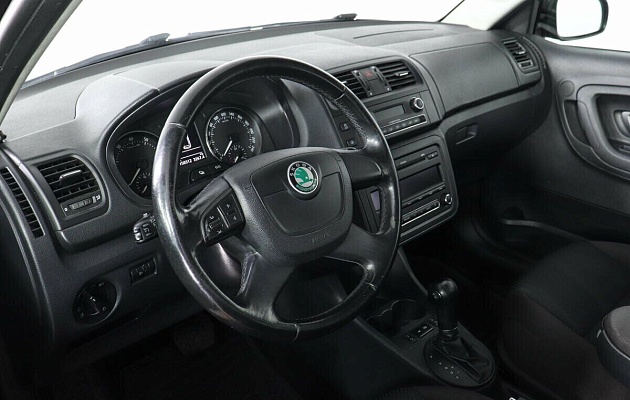Skoda Fabia II Рестайлинг, фото №5