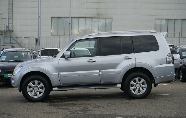 Mitsubishi Pajero IV, фото №2