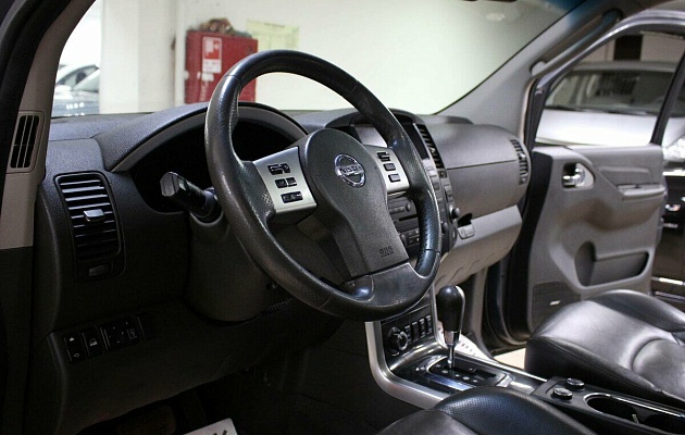 Nissan Pathfinder III Рестайлинг, фото №8