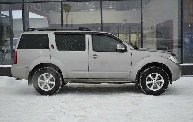 Nissan Pathfinder III Рестайлинг, фото №4