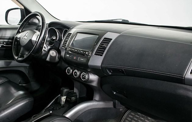 Mitsubishi Outlander, фото №9