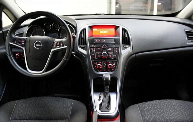 Opel Astra J Рестайлинг, фото №7