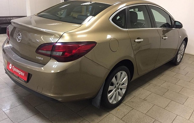 Opel Astra J Рестайлинг, фото №4
