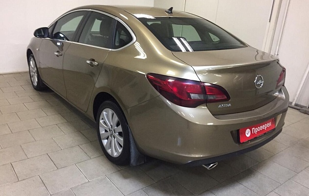 Opel Astra J Рестайлинг, фото №6