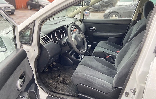Nissan Tiida, фото №4