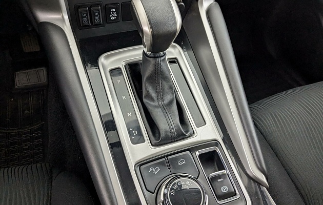 Mitsubishi Pajero Sport , фото №9