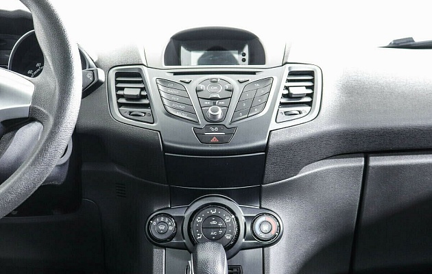 Ford Fiesta Mk6 Рестайлинг, фото №6