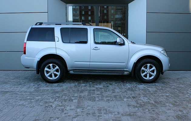 Nissan Pathfinder III Рестайлинг, фото №5