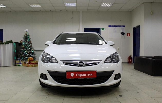 Opel Astra J Рестайлинг GTC, фото №1
