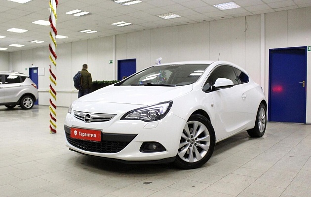 Opel Astra J Рестайлинг GTC, фото №3