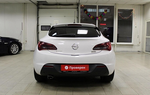 Opel Astra J Рестайлинг GTC, фото №5